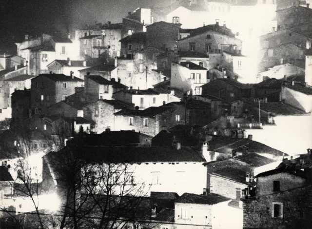 Mario Giacomelli, “A Silvia”, 1964. Courtesy CRAF – Centro di Ricerca ed Archiviazione della Fotografia, Spilimbergo. 